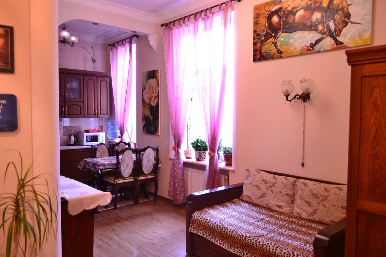 Apartment On Shevchenka Boulevard